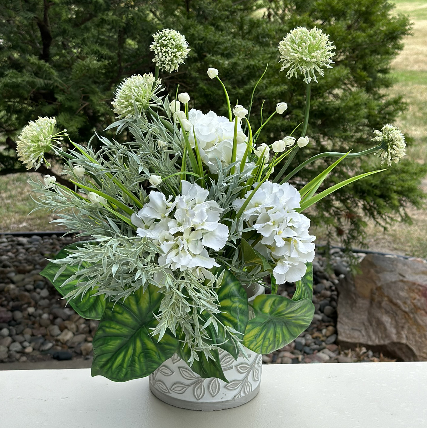 BOUQUET WHITE HYDRANG FERN